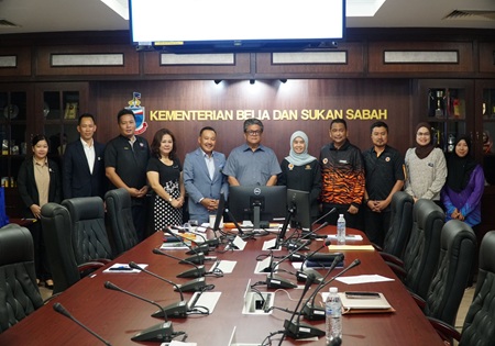 Kunjung Hormat Ketua Pengarah JBSN Ke Atas Menteri Belia dan Sukan Sabah 