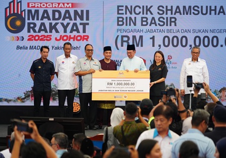 YAB Perdana Menteri Sempurnakan Perasmian Program MADANI Rakyat 2025 Negeri Johor