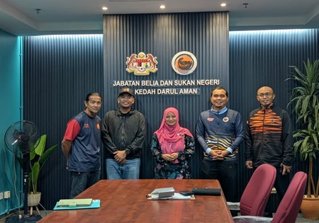 KUNJUNG HORMAT PERSATUAN MENDAKI PEAK ALL STAR KEPADA PENGARAH JBSNK PERKUKUH KERJASAMA STRATEGIK PEMBANGUNAN SUKAN MENDAKI DI KEDAH