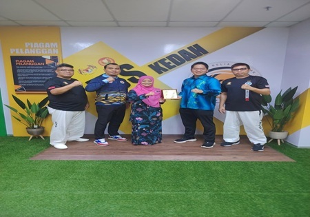 KUNJUNG HORMAT PERSATUAN TAEKWONDO NEGERI KEDAH (ITF) KEPADA PENGARAH JBSNK PERKUKUH PEMBANGUNAN SUKAN SENI MEMPERTAHANKAN DIRI