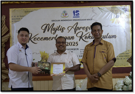 PBSD PADANG TERAP ANTARA PENERIMA ANUGERAH  DI MAJLIS ASPRESIASI KECEMERLANGAN KO-KURIKULUM 2025 SMK NAKA. 
