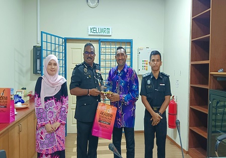 KUNJUNGAN HORMAT PUSAT KOREKSIONAL BATU GAJAH KE AKADEMI PEMBANGUNAN BELIA MALAYSIA (APBM) BATU GAJAH