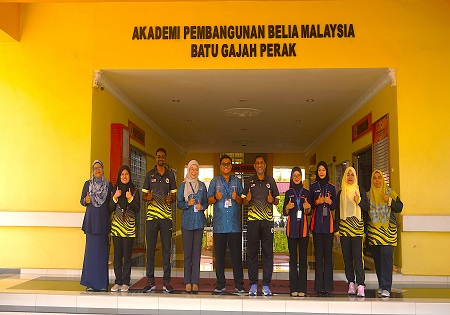 AKADEMI AINSDALE (M) SDN. BHD. ADAKAN KUNJUNGAN HORMAT KE AKADEMI PEMBANGUNAN BELIA MALAYSIA (APBM) BATU GAJAH PERKUKUH USAHA PEMBANGUNAN KEUSAHAWANAN BELIA