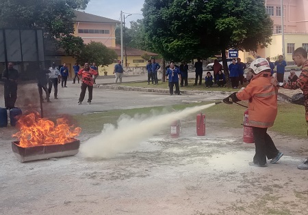 LATIHAN PENCEGAHAN KEBAKARAN DAN PENCEGAHAN HAIWAN LIAR