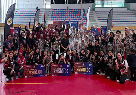 PASUKAN JOHOR BAHRU A MERANGKUL GELARAN JUARA BAGI ACARA SUKAN BOLA JARING SEMPENA KEJOHANAN LIGA SUKAN KOMUNITI PERINGKAT NEGERI JOHOR 2025