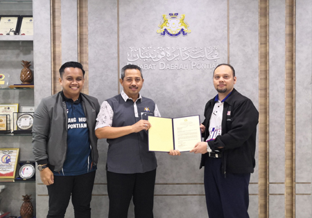 PERJUMPAAN DAN PERBINCANGAN BERSAMA TUAN PEGAWAI DAERAH PONTIAN BAGI PELAKSANAAN MAJLIS PERUNDINGAN BELIA NEGARA (MPBN) PERINGKAT DAERAH PONTIAN TAHUN 2025