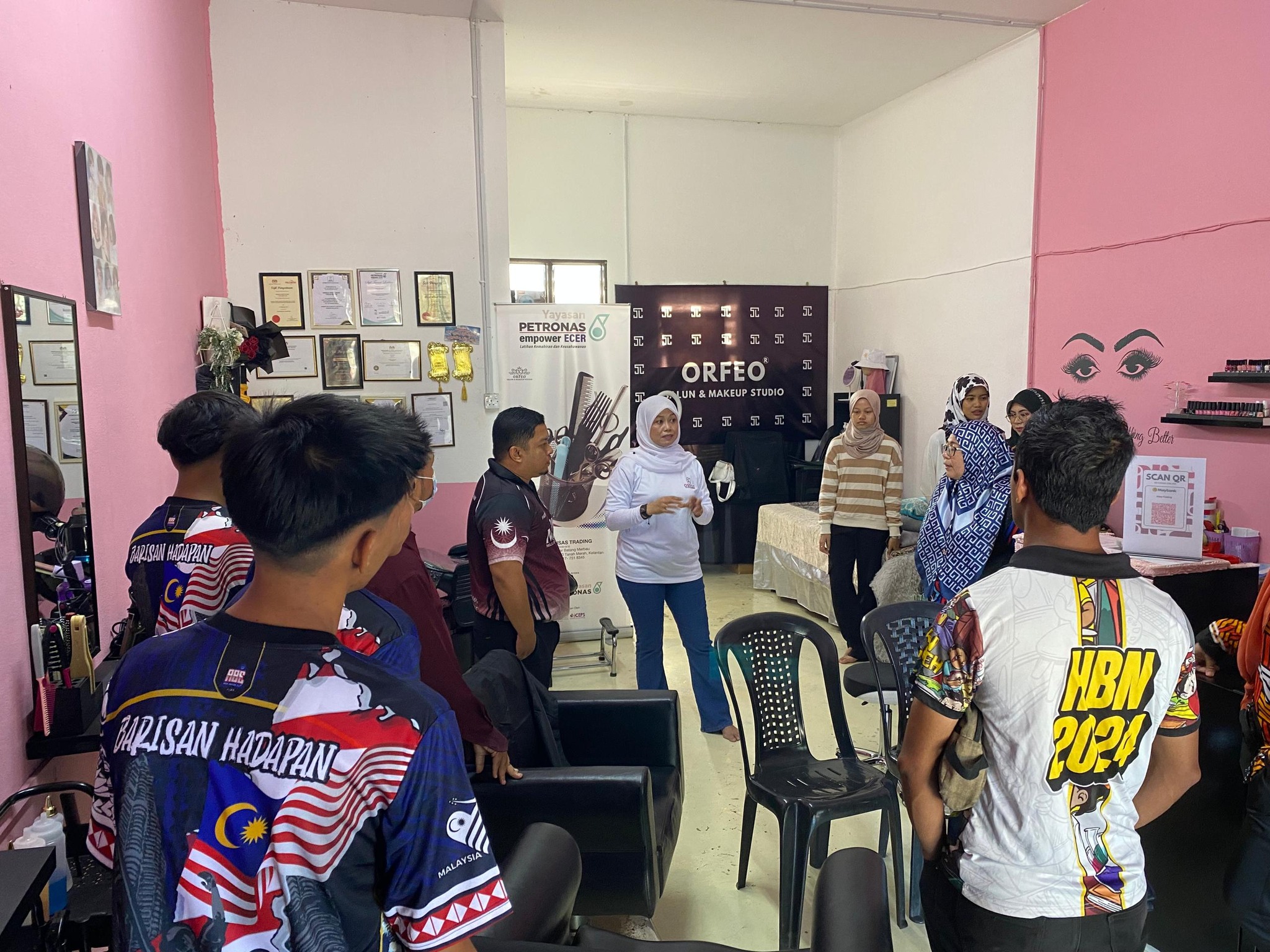 BELIA PASIR MAS SERTAI TRAVELOG USAHAWAN