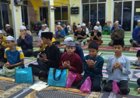 KHATAM AL- QURAN DAN MAJLIS BERBUKA PUASA AKHIRI PROGRAM RAKAN EKSPRESI: RAKAN MUDA RAMADHAN PERINGKAT DAERAH JELI