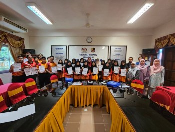 PESERTA ARPRM SMK JELI TERIMA SIJIL PENTAULIAHAN TAHAP GANGSA