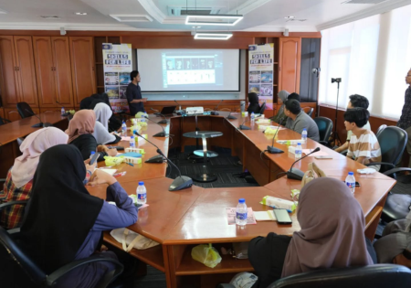 PROGRAM RAKAN MAHIR: SKILLS FOR LIFE  DARI LENSA TELEFON PINTAR, LAHIRLAH KREATIVITI BELIA