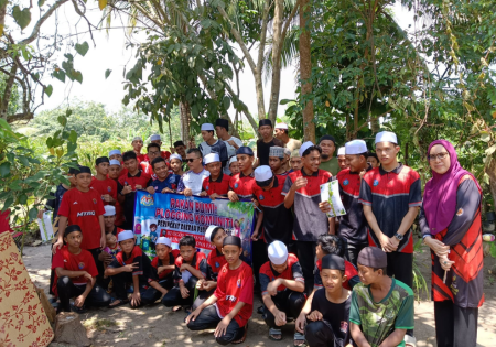 PROGRAM RAKAN BUMI : PLOGGING KOMUNITI DAERAH PASIR PUTEH SIRI 1 DI ABENICK TRIGONA FARM SEMARAK KESEDARAN ALAM SEKITAR DAN WARISAN TRADISI
