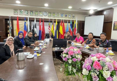 KUNJUNGAN HORMAT PENGARAH JBS NEGERI KELANTAN KE ATAS PENGARAH SPRM NEGERI KELANTAN