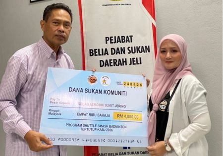KELAB AEROBIK BUKIT JERING ANJUR SHUTLE SMACH BADMINTON TERTUTUP