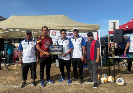KEJOHANAN BOLA SEPAK 9 SEBELAH PIALA TOK BALI MERIAH DENGAN SORAKAN PENYOKONG