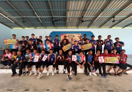 MERIAH ! KEJOHANAN BOLA TAMPAR TARIK PENYERTAAN BELIA SETEMPAT