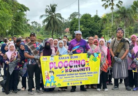 Program Rakan Bumi : Plogging Peringkat Daerah Gua Musang