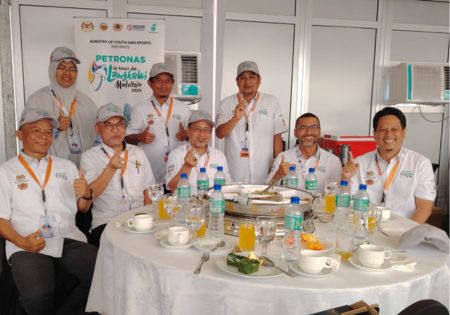 Sambutan Hangat di Pasir Puteh Semarakkan Le Tour de Langkawi 2025