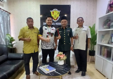 Kunjungan Strategik Pejabat Belia Dan Sukan Gua Musang Ke SMK Tengku Indra Petra Bagi Perancangan Program Anugerah Remaja Perdana