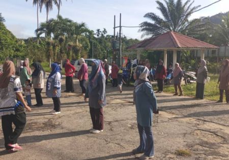 Senaman Warga Emas Aktif Di Lata Janggut