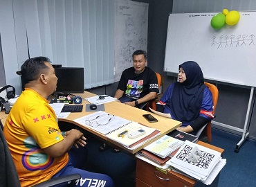 PBSK SEPUTEH MENGALUKAN KEHADIRAN EN ROSNIZAM