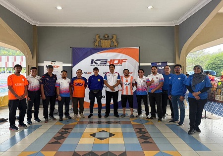 PEGAWAI BELIA DAN SUKAN KAWASAN TITIWANGSA/SETIAWANGSA HADIR MEWAKILI PENGARAH KE KEJOHANAN HOKI KEHOF CLASH OF TITANS 9S HOCKEY CHALLENGE
