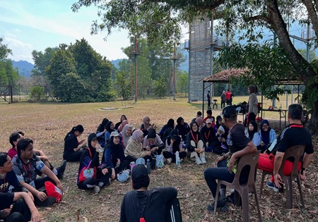 SUMMER CAMP RAKAN MUDA KAWASAN KEPONG/SEGAMBUT 2025 – SLOT 5: CABARAN AKTIVITI LASAK ABSEILING & PENJELAJAHAN HUTAN UJI KETAHANAN DIRI PESERTA
