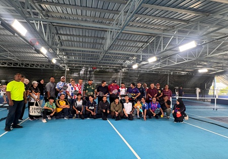 PEGAWAI BELIA DAN SUKAN KAWASAN TITIWANGSA/SETIAWANGSA HADIRI PROGRAM KLINIK SUKAN PICKLEBALL ANJURAN GB4B TITIWANGSA.