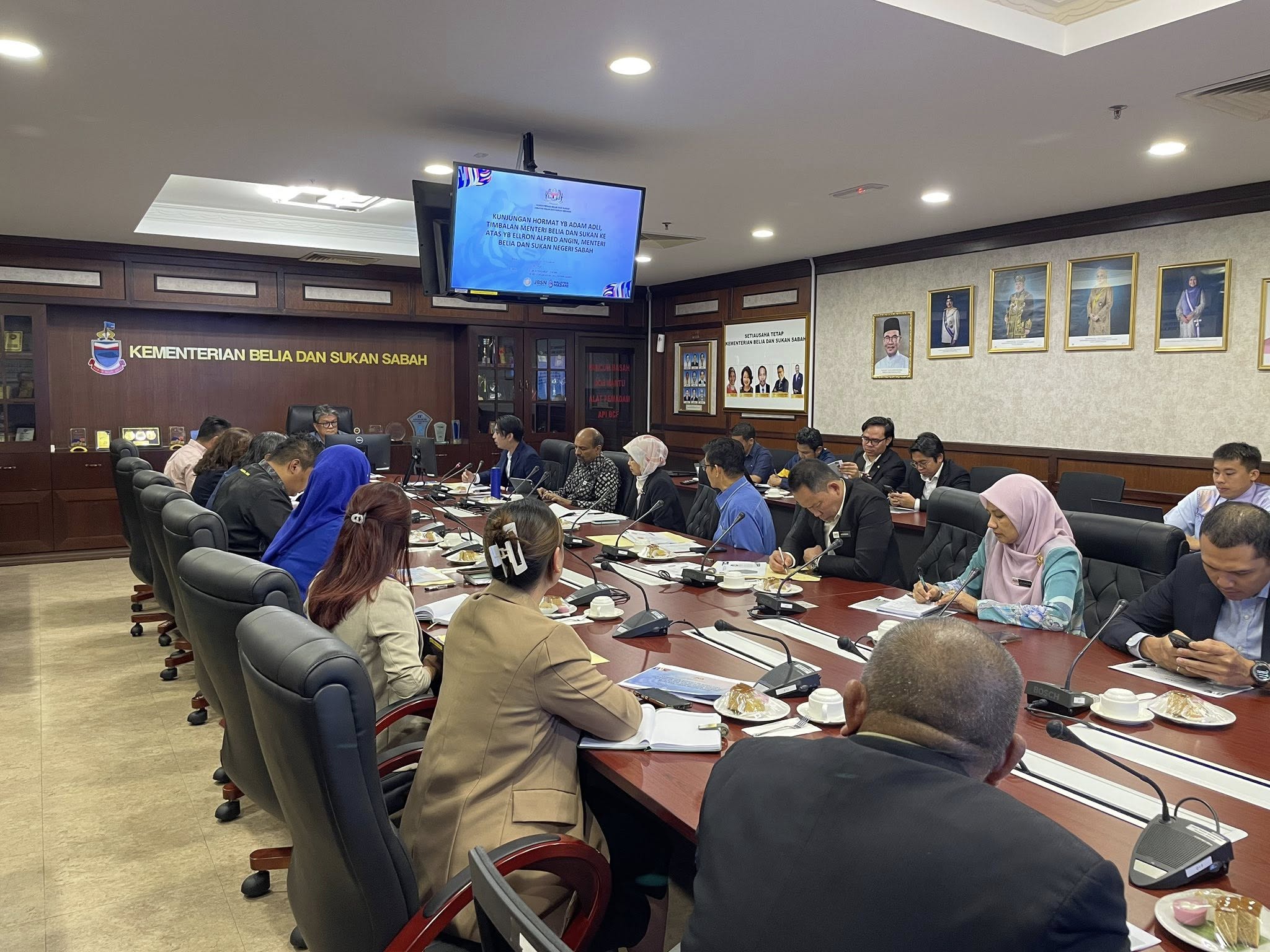  KUNJUNG HORMAT YB ADAM ADLI KEPADA MENTERI BELIA DAN SUKAN SABAH