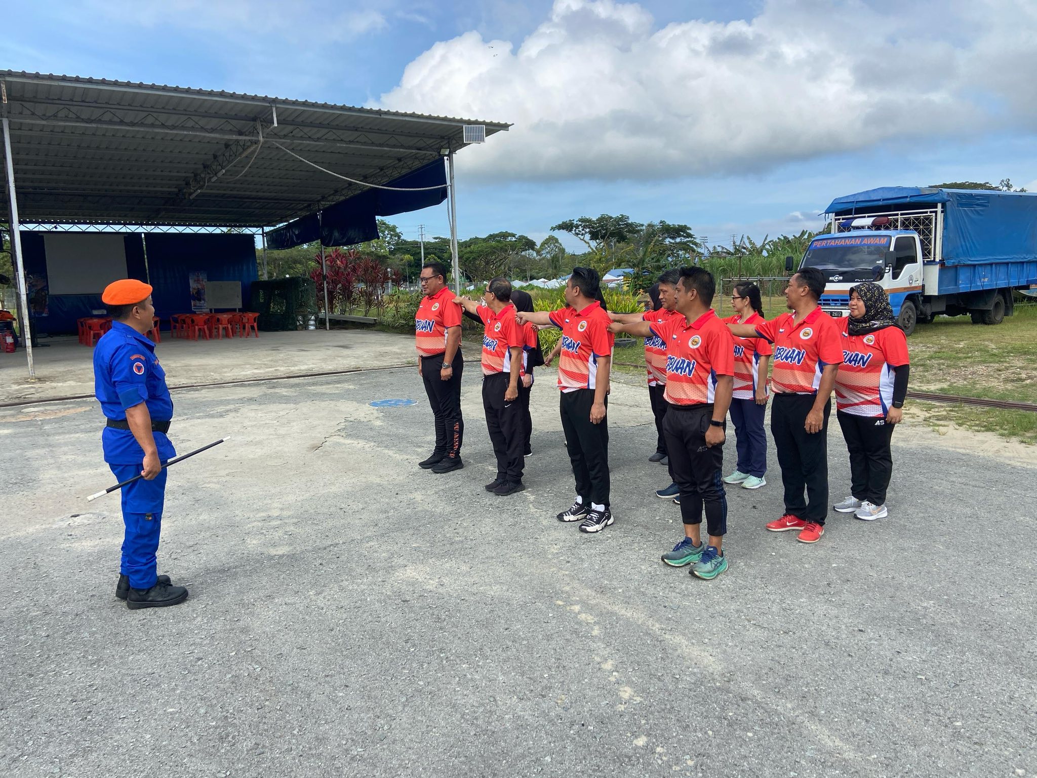 PEGAWAI DAN KAKITANGAN JBS WP LABUAN SERTAI KURSUS ASAS PERTAHANAN AWAM APM WP LABUAN