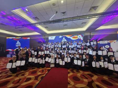 TAHNIAH ATAS PENGTAULIAHAN ANUGERAH TAHAP EMAS BAGI ANUGERAH REMAJA PERDANA RAKAN MUDA