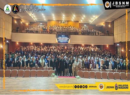 820 ORANG PESERTA DAERAH MELAKA TENGAH DAN ALOR GAJAH  BERJAYA DITAULIAH DALAM MAJLIS ANUGERAH REMAJA PERDANA RAKAN MUDA NEGERI MELAKA SIRI 2/2025