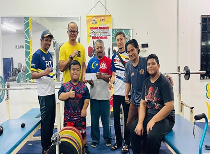 HONORARIUM PASUKAN PARA ANGKAT BERAT NEGERI MELAKA