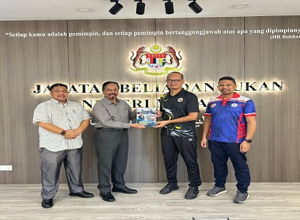 KUNJUNGAN HORMAT WORLD YOUTH FOUNDATION (WYF) KEPADA PENGARAH JABATAN BELIA DAN SUKAN NEGERI MELAKA 