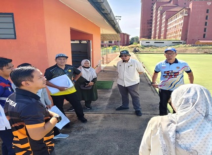 LAWATAN TAPAK BAGI PENGESAHAN REKA BENTUK PROJEK MENAIK TARAF PADANG  BOLA SEPAK KEPADA PADANG BOLA SEPAK SINTETIK DI KOMPLEKS BELIA DAN SUKAN NEGERI MELAKA 