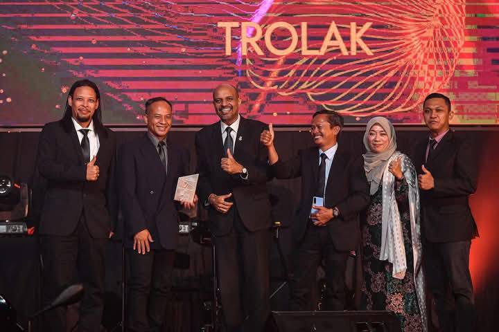 TRSC PERAK TERIMA ANUGERAH KEMENTERIAN BELIA DAN SUKAN PEMBANGUNAN PERMOTORAN (KBS MOTORSPORTS DEVELOPMENT AWARD