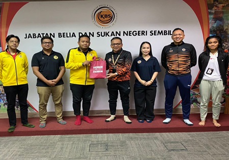 SESI LAWATAN KUNJUNG HORMAT OLEH PERSATUAN BOLA SEPAK NEGERI SEMBILAN