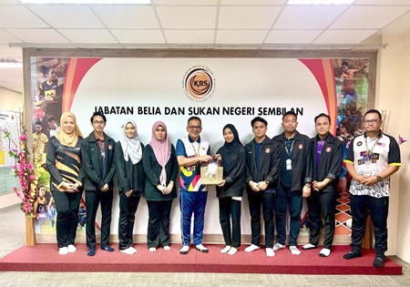 KUNJUNG HORMAT JAWATANKUASA PERWAKILAN KOLEJ, UiTM SEREMBAN KE ATAS PENGARAH JABATAN BELIA DAN SUKAN NEGERI SEMBILAN.