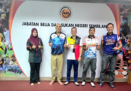 SESI LAWATAN KUNJUNG HORMAT OLEH PRESIDEN PERSATUAN JURULATIH REKREASI KEBANGSAAN