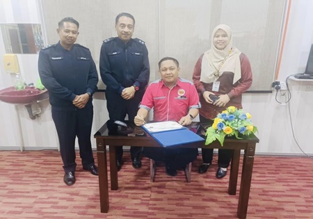 KUNJUNGAN HORMAT KE ATAS KETUA POLIS DAERAH TAMPIN