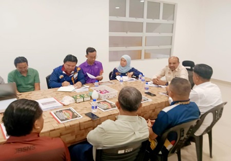 Ketua Setiausaha KBS, YBhg. Dato' Ts. Dr. Nagulendran Kangayatkarasu ke tapak projek Kompleks Sukan Rembau. 