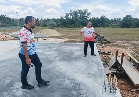 LAWATAN TAPAK PROJEK NAIK TARAF / SELENGGARA GELANGGANG SUKAN FELDA PALONG 3