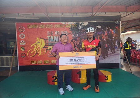 PERSAINGAN SENGIT WARNAI ACARA UJIAN MASA DI KEJOHANAN LUMBA BASIKAL JALANRAYA TAMPIN 2026 (TAMPIN ROAD RACE)