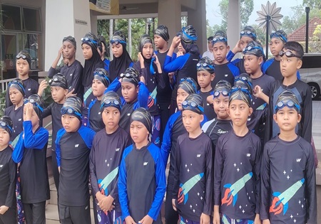 MAJLIS PENYAMPAIAN SIJIL  PROGRAM KLAS RENANG KANAK2 B40 : LENGGENG