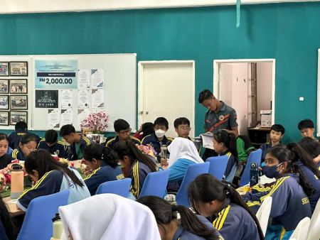CERAMAH DAN PENDAFTARAN ANUGERAH REMAJA PERDANA RAKAN MUDA (ARPRM) SMK KAMPUNG RAJA