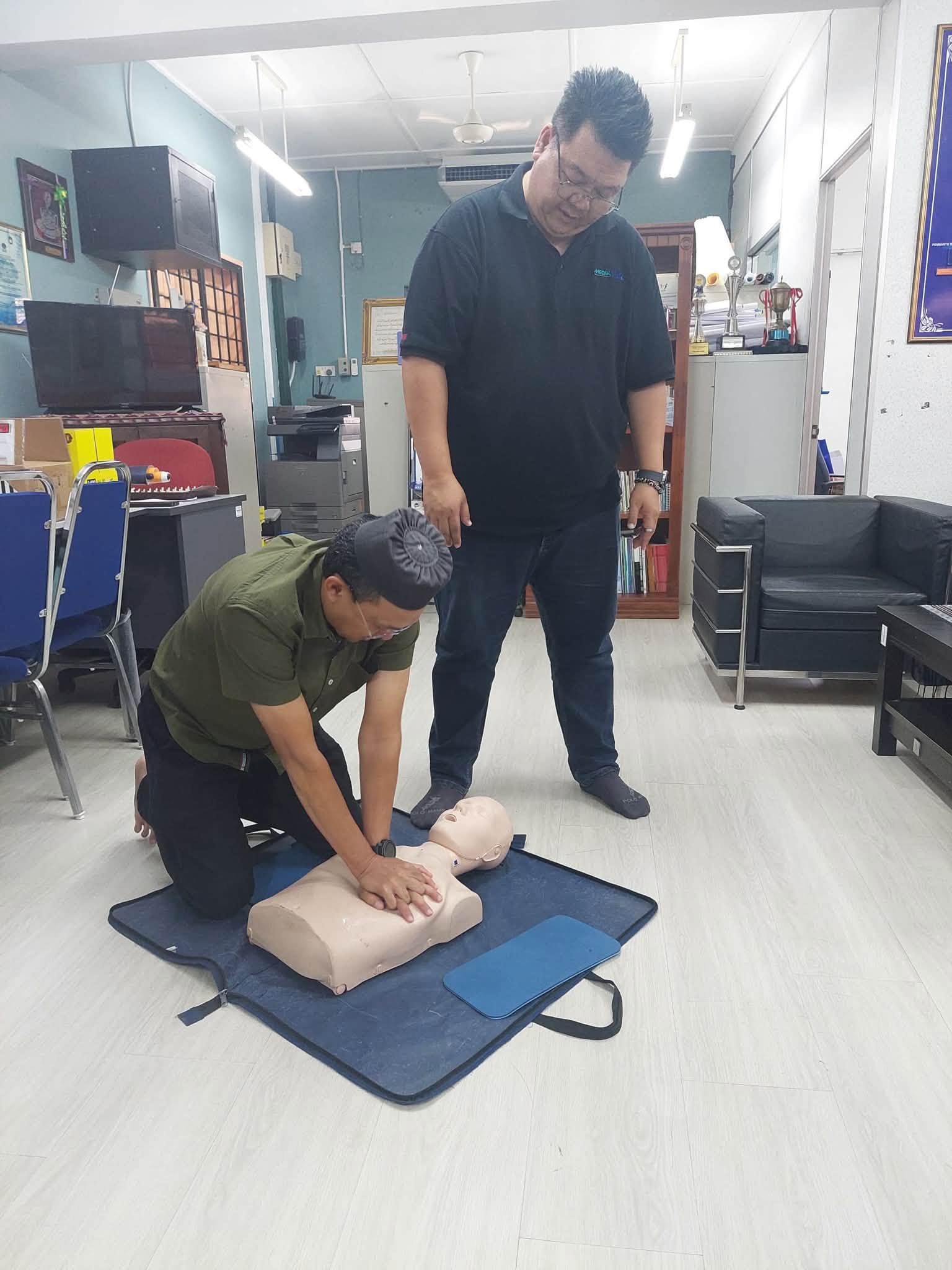 AED DI KOMPLEKS RAKAN MUDA MARAN - LANGKAH PANTAS KESELAMATAN KETIKA KECEMASAN