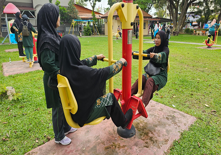 Siri 1 Senaman Warga Emas Peringkat Daerah Barat Daya
