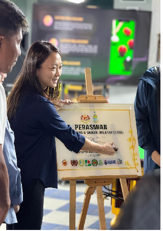 Perasmian Akademi Billiard dan Snooker Wilayah Utara di Arena Curve, Bayan Baru, Pulau Pinang.