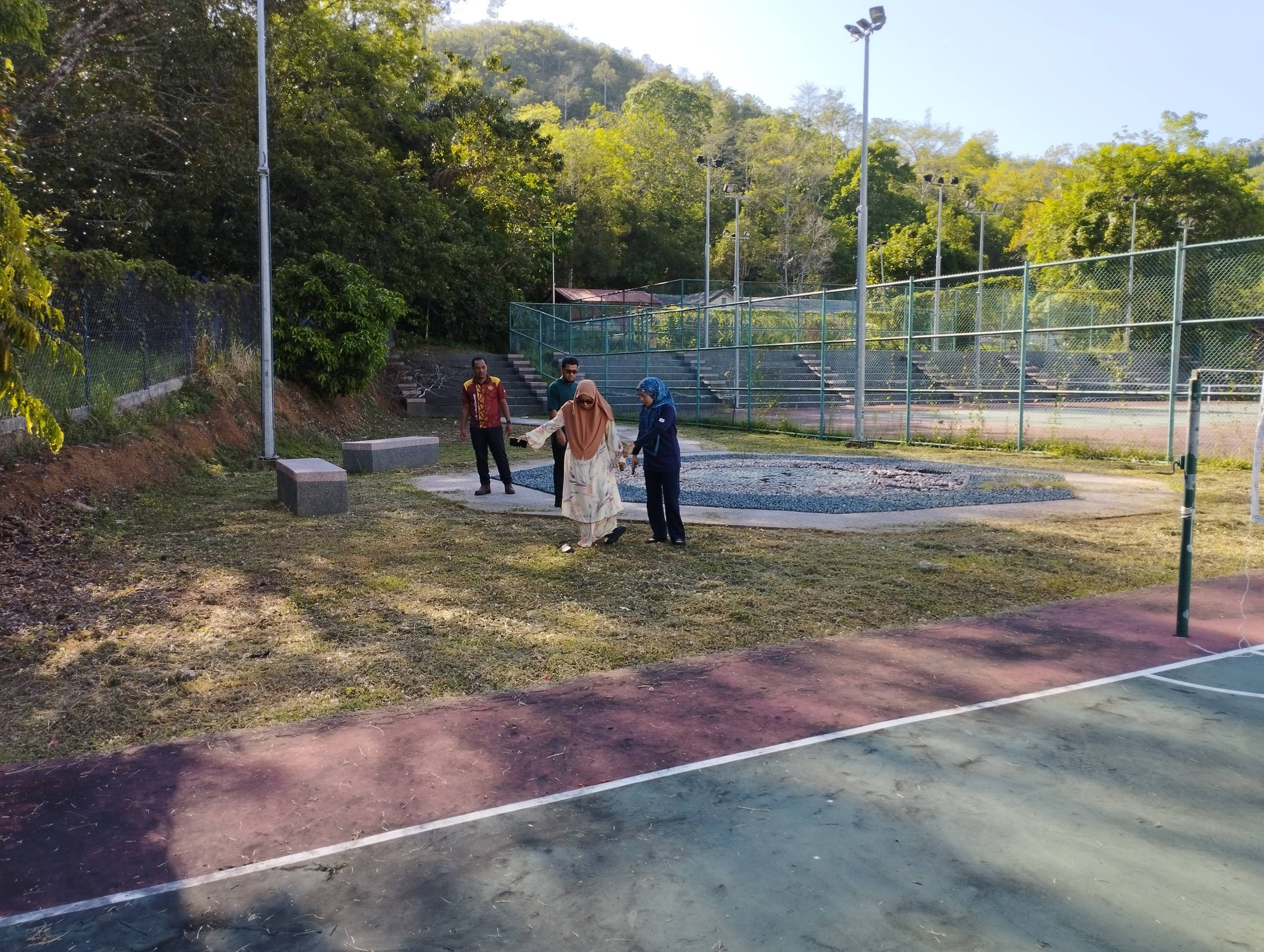 LAWATAN TAPAK PROJEK MENAIKTARAF KOMPLEKS SUKAN ASTAKA BUNGA RAYA LENGGONG