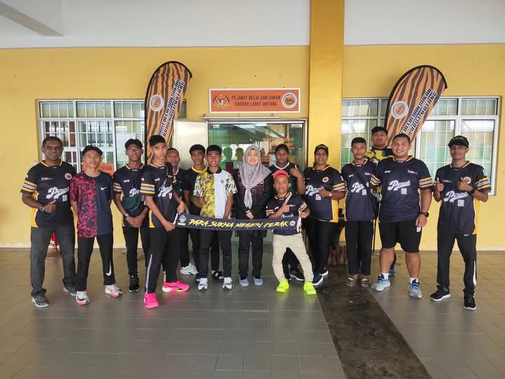 KUNJUNGAN ATLET PARA OLAHRAGA KE PEJABAT BELIA DAN SUKAN DAERAH LARUT MATANG