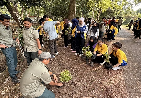  PROGRAM RAKAN BUMI: PROJEK PLANET RAKAN MUDA